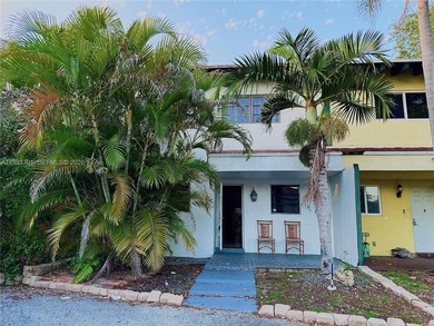 Beach Townhome/Townhouse For Sale in Hollywood, Florida