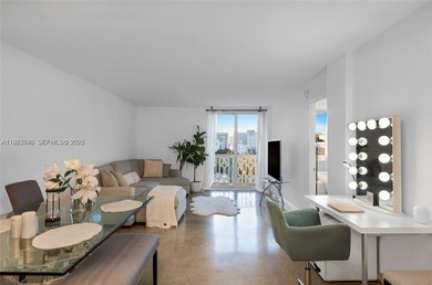 Beach Condo For Sale in Miami Beach, Florida
