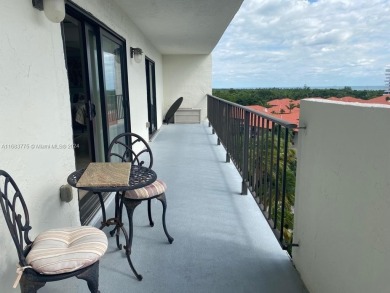 Beach Condo For Sale in Key Biscayne, Florida