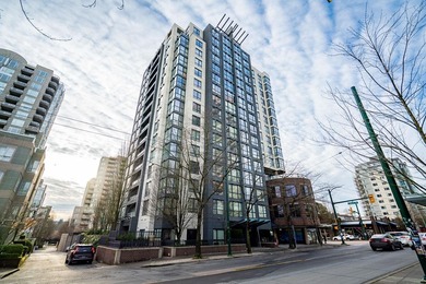 Beach Condo For Sale in Vancouver, BC