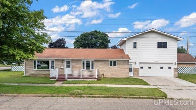 Beach Home For Sale in Escanaba, Michigan