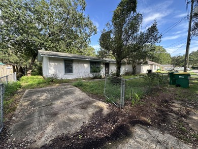 Beach Home Sale Pending in Niceville, Florida
