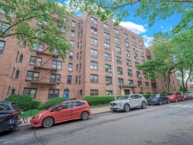 Beach Home Sale Pending in Forest Hills, New York