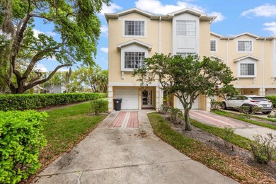 Beach Townhome/Townhouse For Sale in Oldsmar, Florida