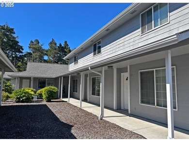 Beach Condo For Sale in Florence, Oregon