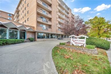 Beach Condo For Sale in Lakewood, Ohio