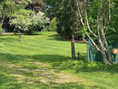 Beach Home For Sale in Lake City, Pennsylvania