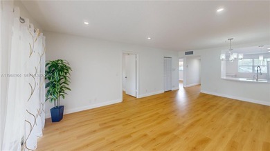 Beach Condo For Sale in Tamarac, Florida