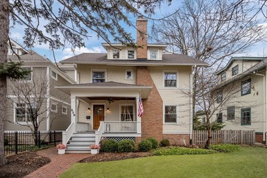 Beach Home Sale Pending in Wilmette, Illinois