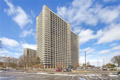 Beach Condo For Sale in Lakewood, Ohio