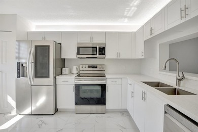 Beach Condo For Sale in Pembroke Pines, Florida