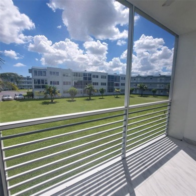Beach Condo For Sale in Hollywood, Florida