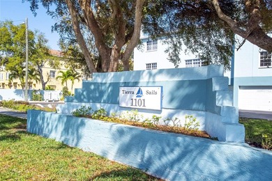 Beach Townhome/Townhouse For Sale in Tierra Verde, Florida