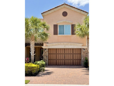 Beach Townhome/Townhouse For Sale in Wellington, Florida