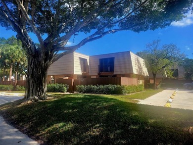 Beach Townhome/Townhouse For Sale in West Palm Beach, Florida