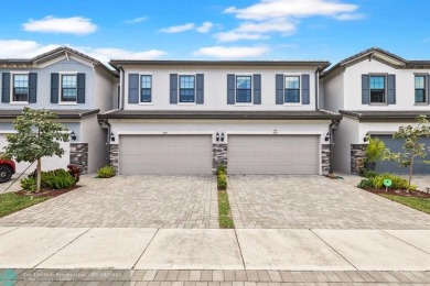 Beach Townhome/Townhouse For Sale in Oakland Park, Florida