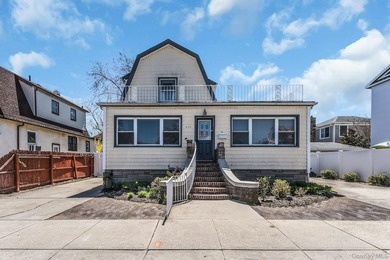 Beach Home For Sale in Long Beach, New York