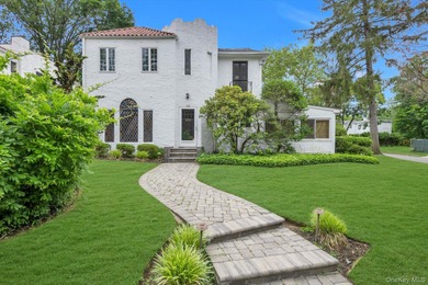 Beach Home Sale Pending in Great Neck, New York