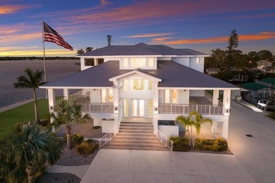 Beach Home For Sale in Bradenton, Florida
