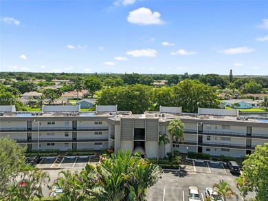 Beach Condo For Sale in Tamarac, Florida