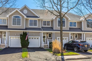 Beach Condo For Sale in East Setauket, New York