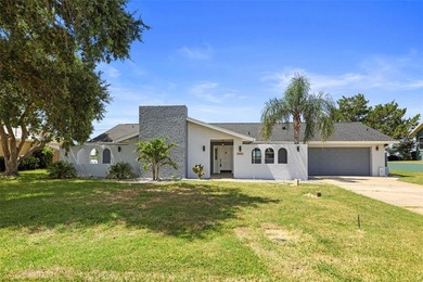Beach Home For Sale in Crystal River, Florida