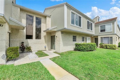 Beach Condo For Sale in Tamarac, Florida