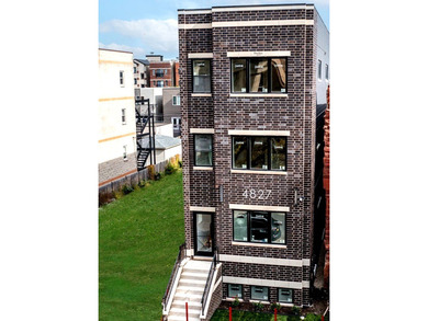 Beach Home For Sale in Chicago, Illinois