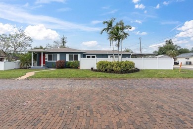 Home For Sale in St. Petersburg image photo picture