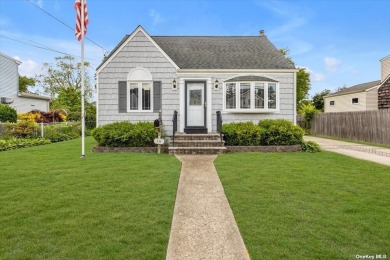 Beach Home Sale Pending in Lindenhurst, New York