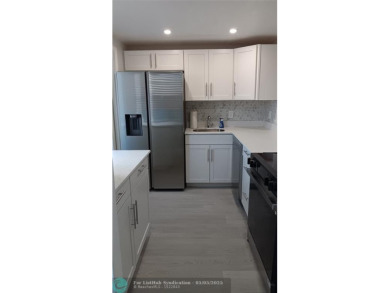 Beach Condo For Sale in Dania, Florida