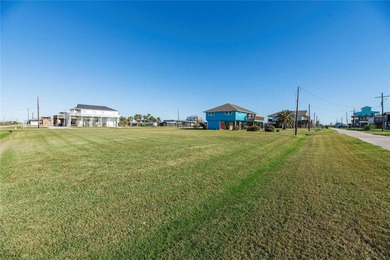 Beach Lot For Sale in Crystal Beach, Texas