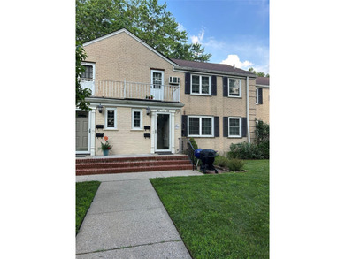 Beach Home Sale Pending in Bayside, New York