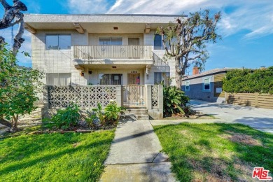 Beach Home Active Under Contract in Santa Monica, California