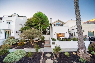 Beach Home For Sale in Huntington Beach, California