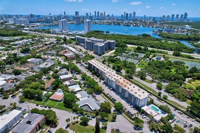 Beach Condo For Sale in North Miami Beach, Florida