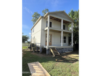 Beach Home Sale Pending in Port Royal, South Carolina