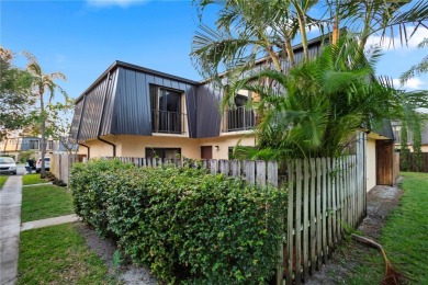 Beach Townhome/Townhouse For Sale in Lake Worth, Florida