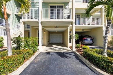 Beach Townhome/Townhouse For Sale in Ruskin, Florida