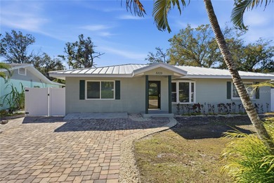 Beach Home For Sale in Bradenton, Florida