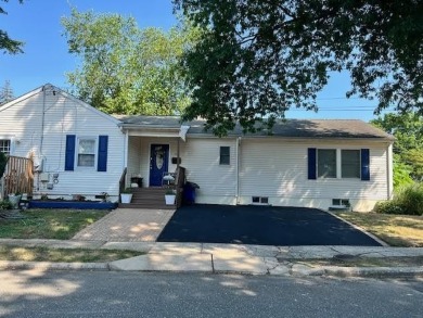 Beach Home For Sale in Northport, New York