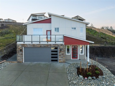 Beach Home For Sale in Duncan, 