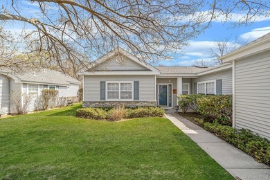 Beach Condo For Sale in Moriches, New York