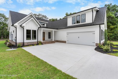Beach Home For Sale in Supply, North Carolina