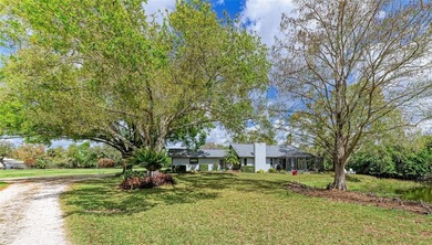 Beach Home For Sale in Bradenton, Florida