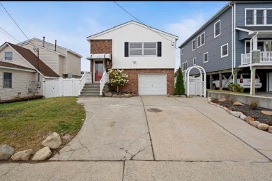 Beach Home Sale Pending in Lindenhurst, New York