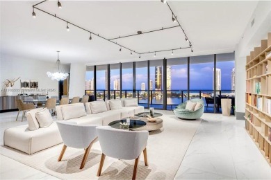 Beach Condo For Sale in Aventura, Florida