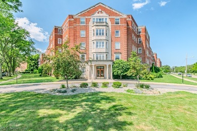 Beach Condo For Sale in Shaker Heights, Ohio
