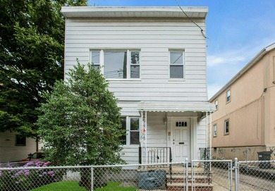 Beach Townhome/Townhouse Sale Pending in College Point, New York