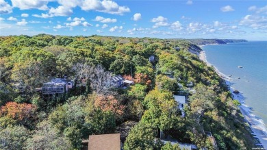 Beach Home For Sale in Baiting Hollow, New York